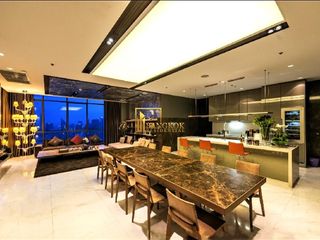À vendre 3 chambres condo à Khlong Toei, Bangkok