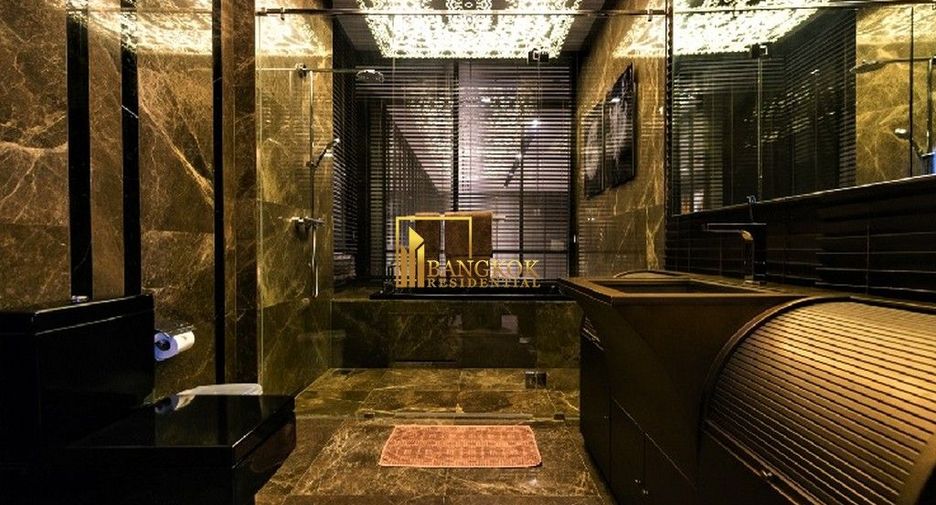 For sale 3 bedrooms condo in Khlong Toei, Bangkok