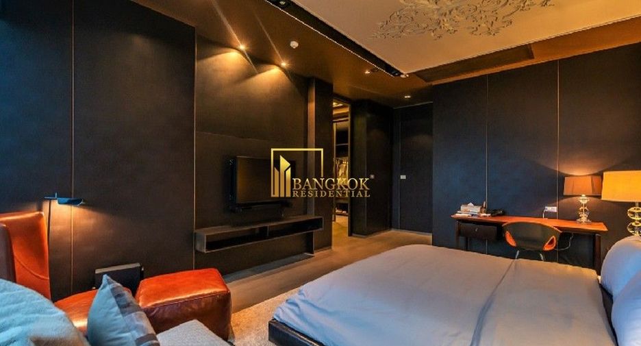 For sale 3 bedrooms condo in Khlong Toei, Bangkok