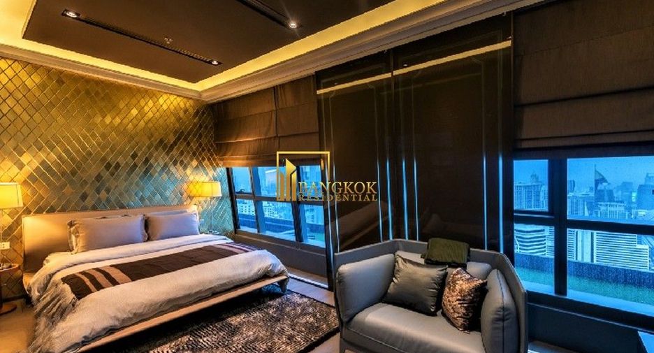 For sale 3 bedrooms condo in Khlong Toei, Bangkok