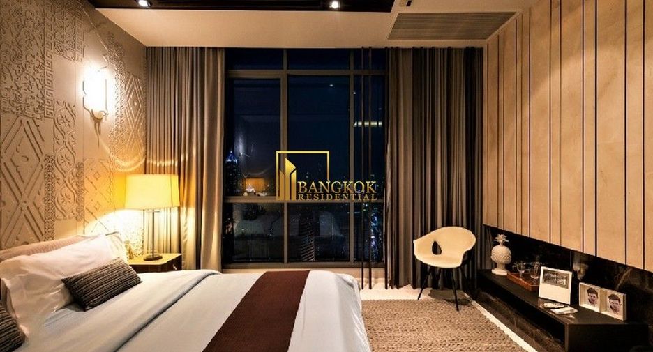 For sale 3 bedrooms condo in Khlong Toei, Bangkok