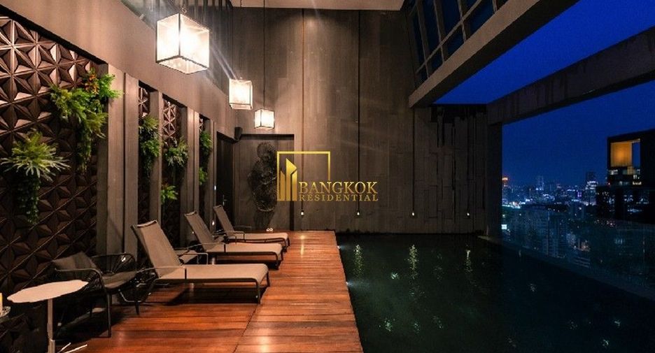 For sale 3 bedrooms condo in Khlong Toei, Bangkok