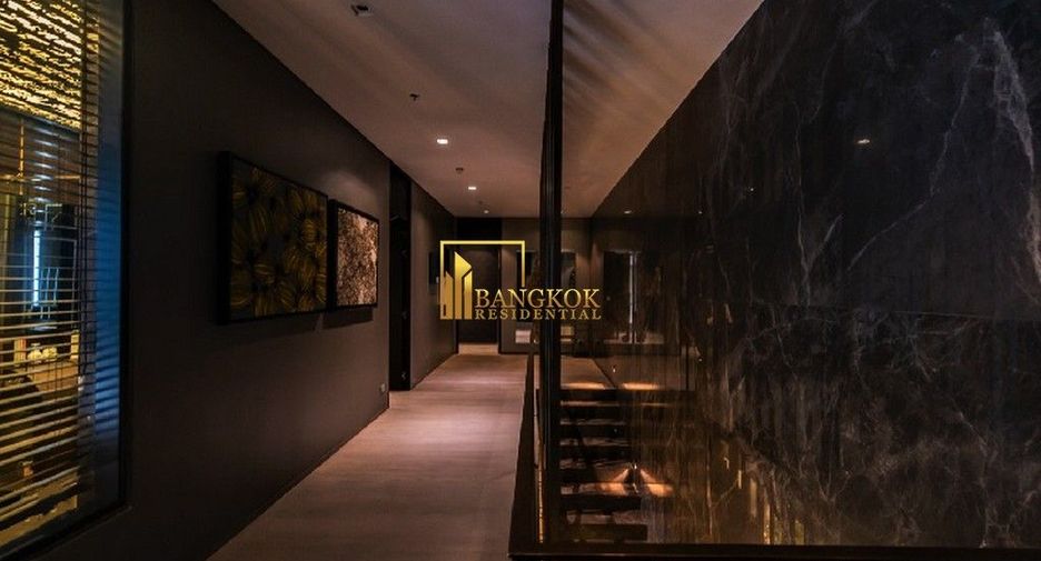 For sale 3 bedrooms condo in Khlong Toei, Bangkok