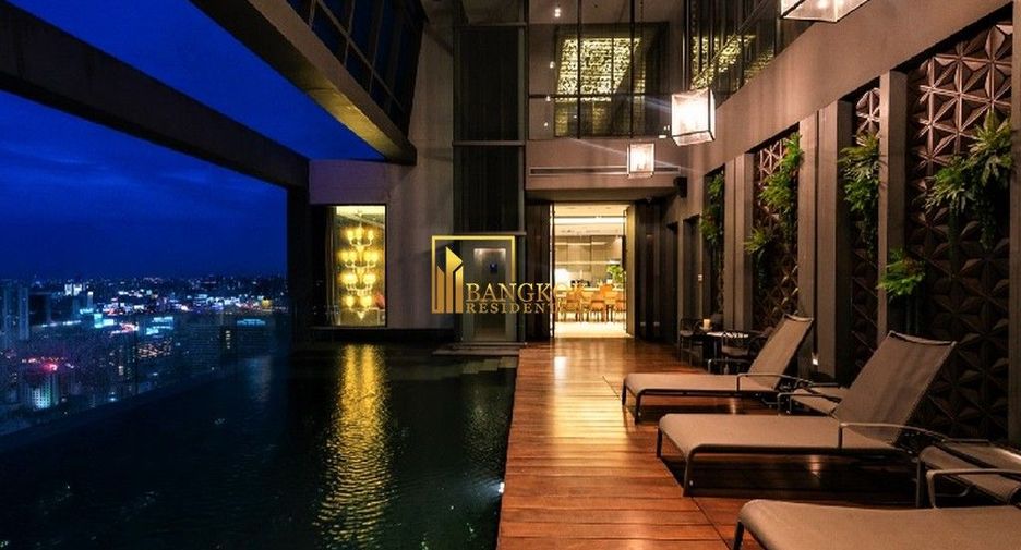 For sale 3 bedrooms condo in Khlong Toei, Bangkok