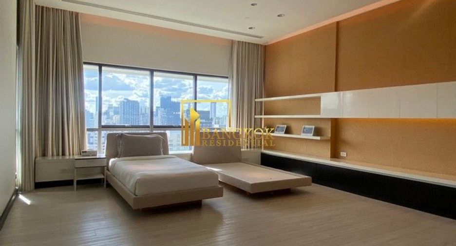 For sale 2 bedrooms condo in Watthana, Bangkok