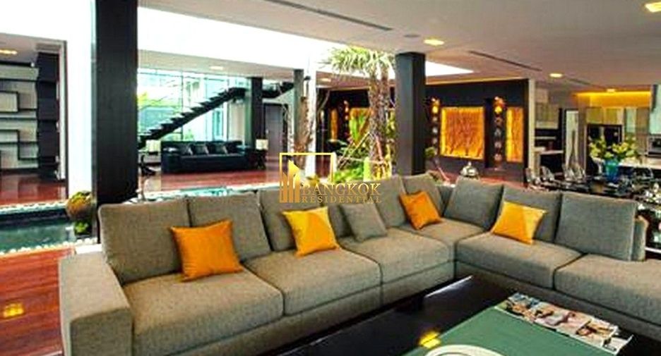 À louer et à vendre 4 chambres maison à Watthana, Bangkok