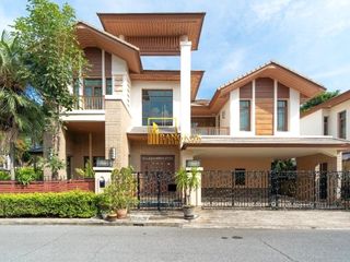 À louer et à vendre 4 chambres maison à Watthana, Bangkok