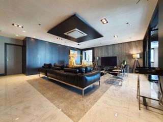 Condo en alquiler y en venta de 4 habitaciones en Watthana, Bangkok