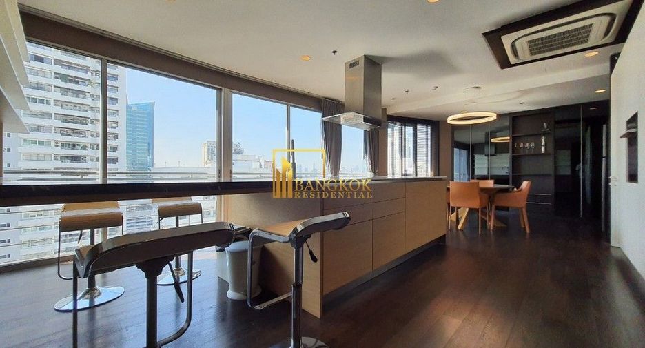 Condo en alquiler y en venta de 4 habitaciones en Watthana, Bangkok