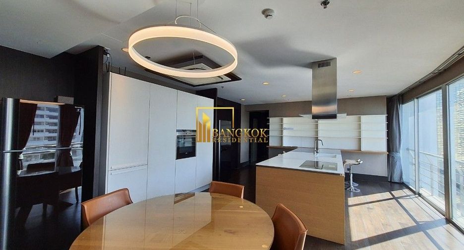 Condo en alquiler y en venta de 4 habitaciones en Watthana, Bangkok