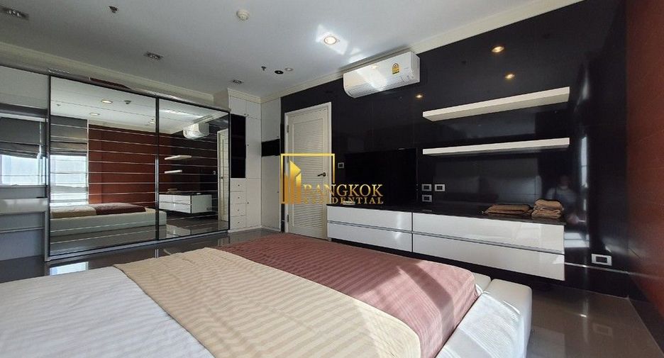 Condo en alquiler y en venta de 4 habitaciones en Watthana, Bangkok