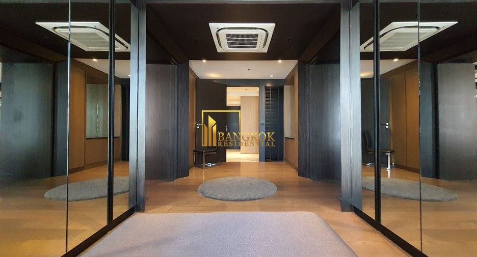 Condo en alquiler y en venta de 4 habitaciones en Watthana, Bangkok