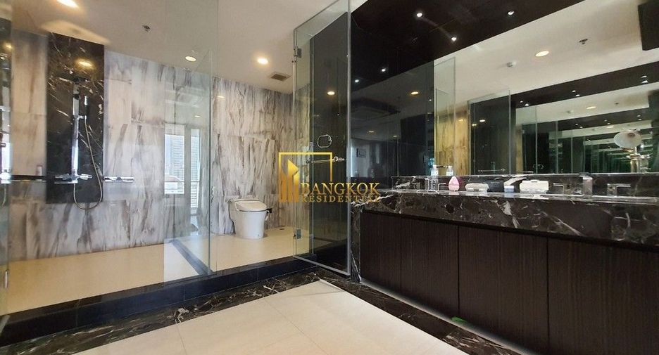 Condo en alquiler y en venta de 4 habitaciones en Watthana, Bangkok