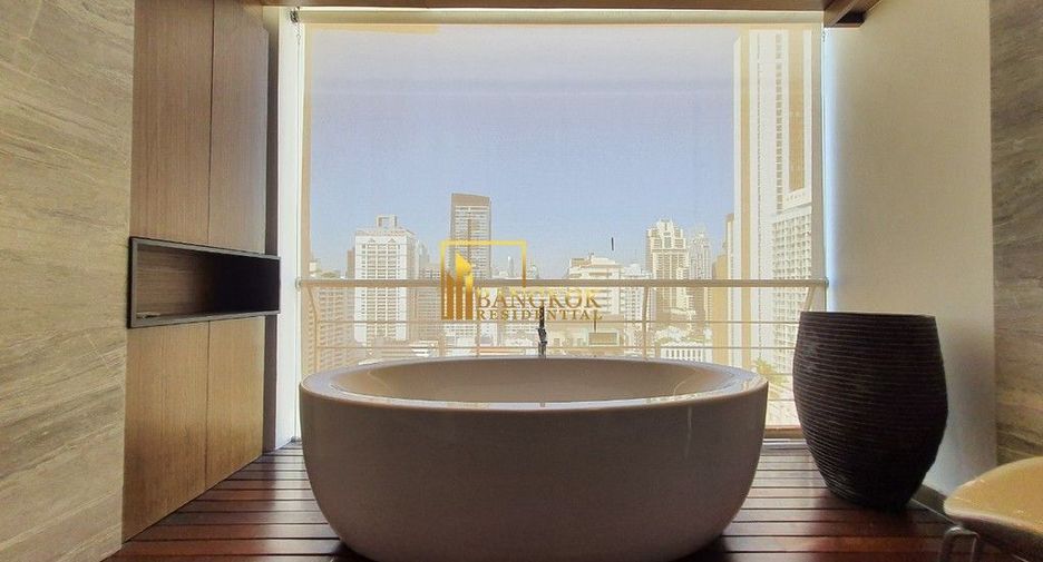 Condo en alquiler y en venta de 4 habitaciones en Watthana, Bangkok
