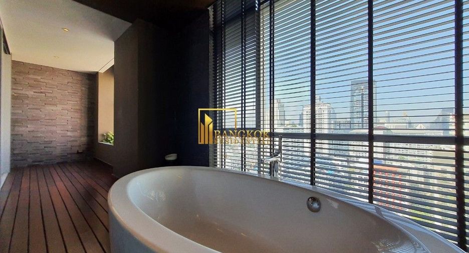 Condo en alquiler y en venta de 4 habitaciones en Watthana, Bangkok