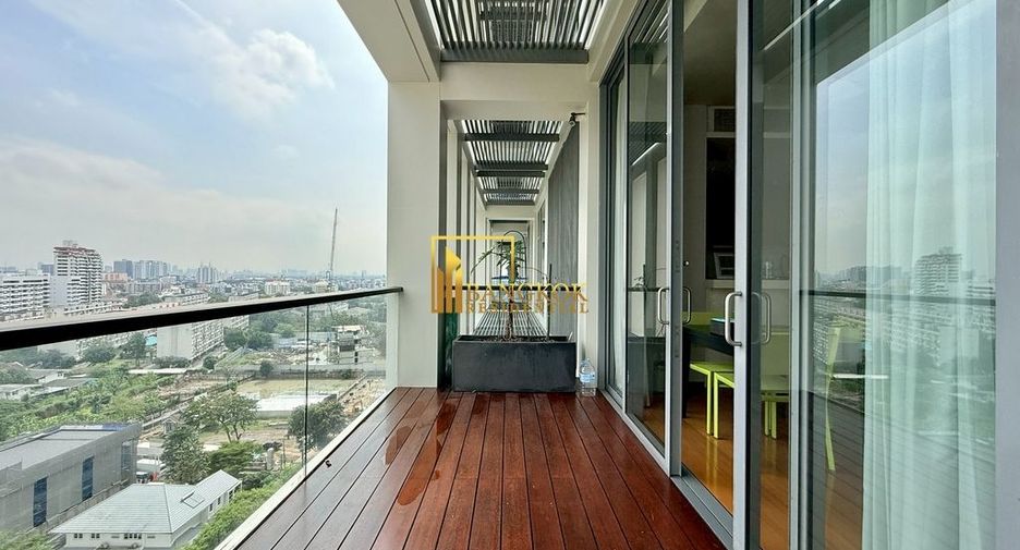 For rent 3 bedrooms condo in Sathon, Bangkok