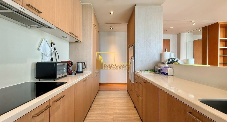 For rent 3 bedrooms condo in Sathon, Bangkok