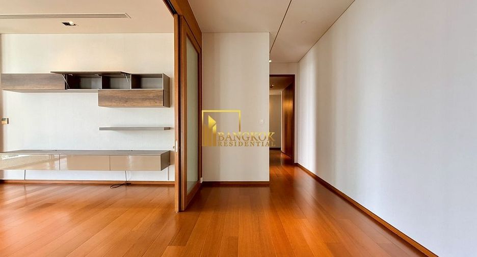 For rent 3 bedrooms condo in Sathon, Bangkok