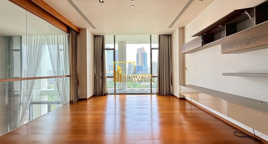 For rent 3 bedrooms condo in Sathon, Bangkok