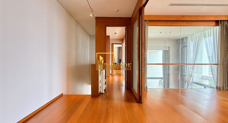 For rent 3 bedrooms condo in Sathon, Bangkok