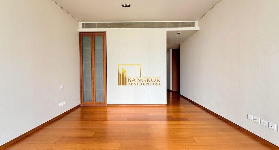 For rent 3 bedrooms condo in Sathon, Bangkok