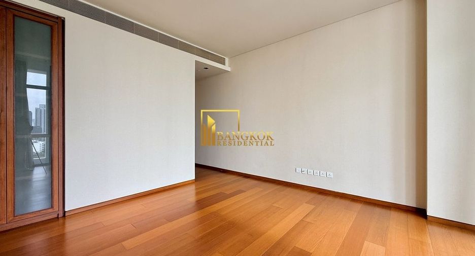 For rent 3 bedrooms condo in Sathon, Bangkok