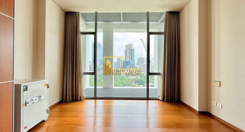 For rent 3 bedrooms condo in Sathon, Bangkok