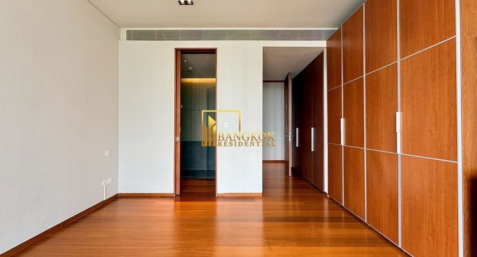For rent 3 bedrooms condo in Sathon, Bangkok