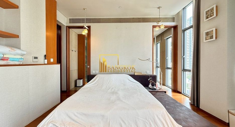 For rent 3 bedrooms condo in Sathon, Bangkok