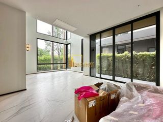 Haus zur Miete und zum Kauf mit 4 Zimmer in Suan Luang, Bangkok