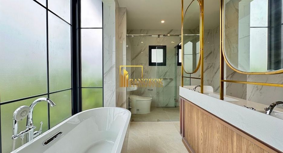 For rent and for sale 5 bedrooms house in Bang Kapi, Bangkok