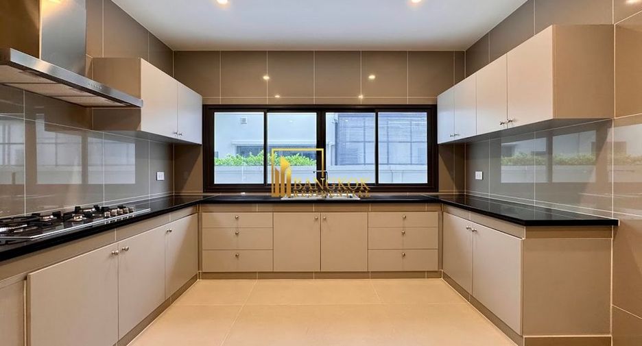 For rent and for sale 5 bedrooms house in Bang Kapi, Bangkok