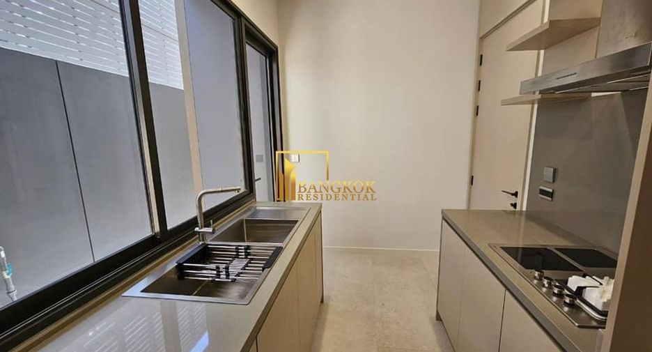 For rent and for sale 5 bedrooms house in Wang Thonglang, Bangkok