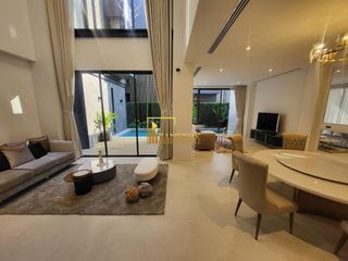 For rent and for sale 5 bedrooms house in Wang Thonglang, Bangkok