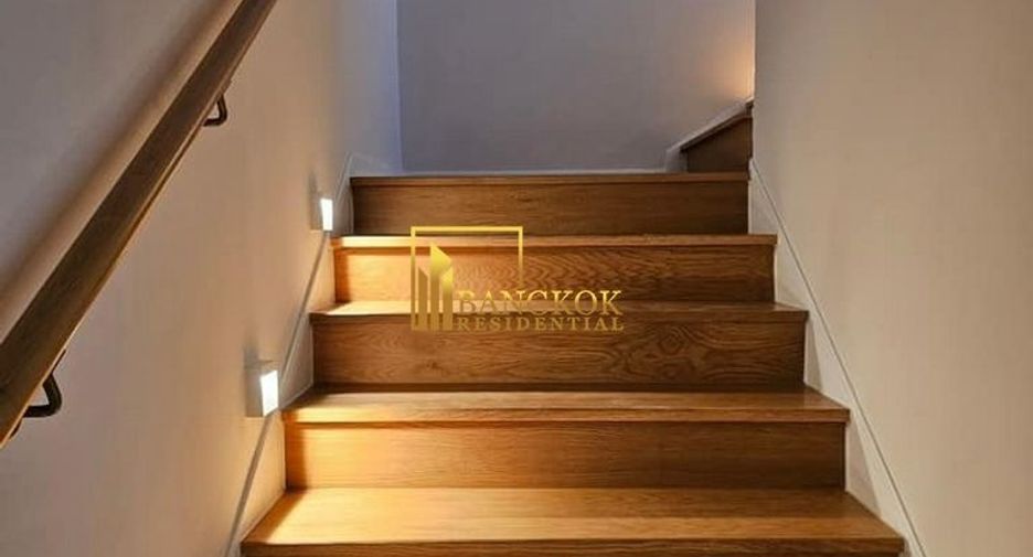 For rent and for sale 5 bedrooms house in Wang Thonglang, Bangkok