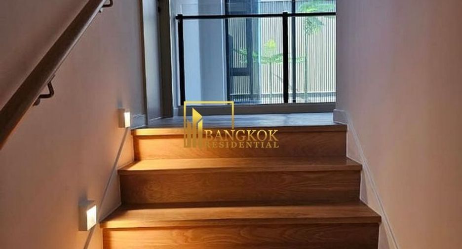 For rent and for sale 5 bedrooms house in Wang Thonglang, Bangkok
