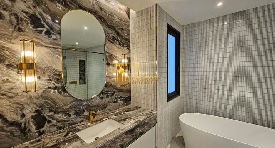 For rent and for sale 5 bedrooms house in Wang Thonglang, Bangkok