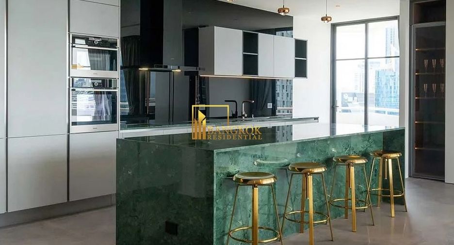 For sale 4 ベッドルーム condo in Watthana, Bangkok
