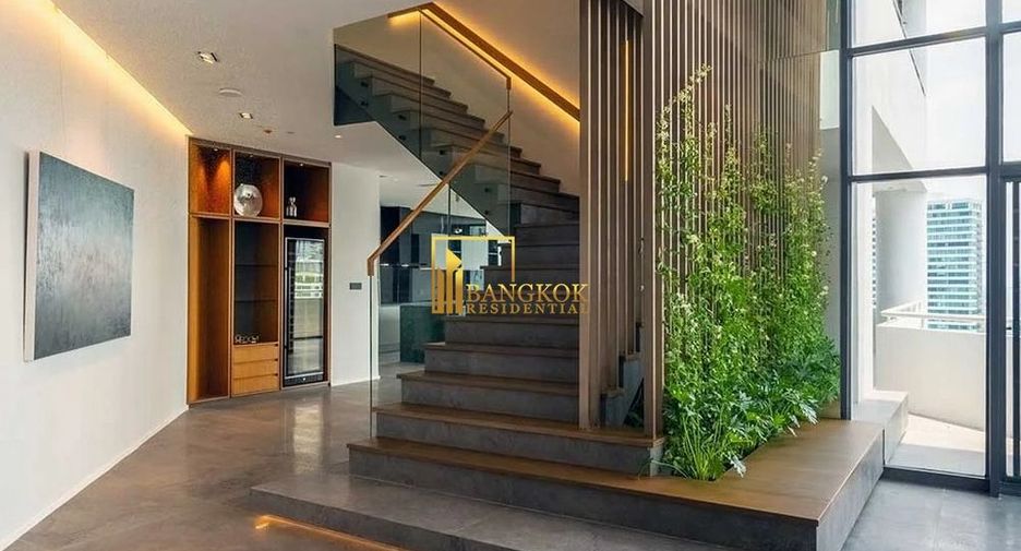 For sale 4 ベッドルーム condo in Watthana, Bangkok