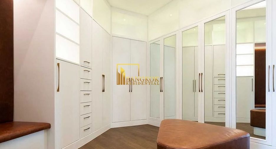 For sale 4 ベッドルーム condo in Watthana, Bangkok