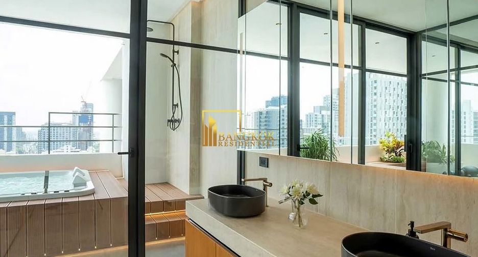 For sale 4 ベッドルーム condo in Watthana, Bangkok