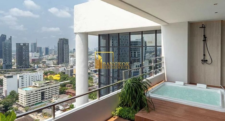 For sale 4 ベッドルーム condo in Watthana, Bangkok