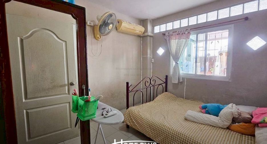 Casa adosada en venta de 4 habitaciones en Phasi Charoen, Bangkok