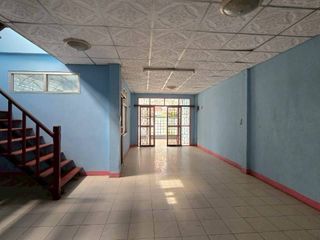 出售 3 卧室 联排别墅 在 Khlong Luang, Pathum Thani