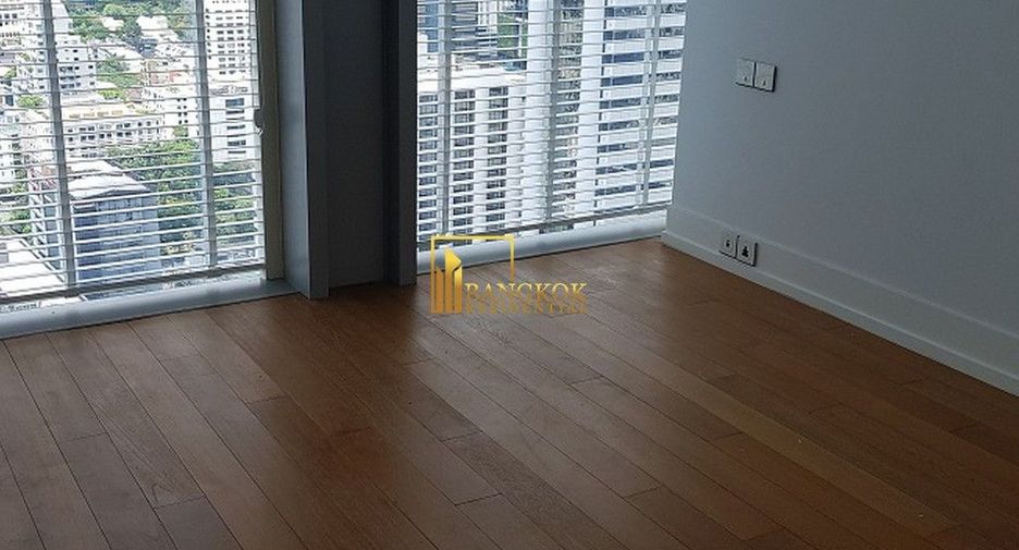 Condo en alquiler y en venta de 3 habitaciones en Sathon, Bangkok