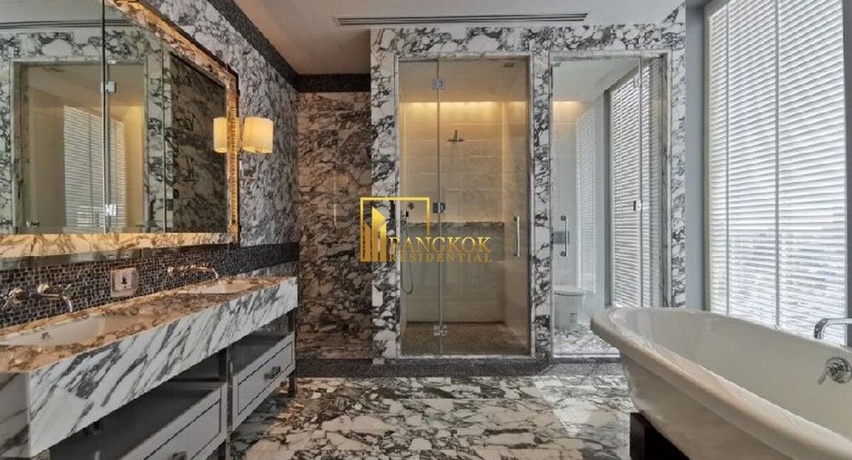 Condo en alquiler y en venta de 3 habitaciones en Sathon, Bangkok