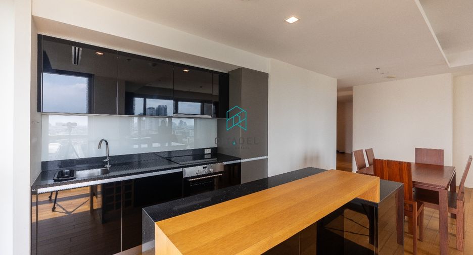 For rent そして for sale 2 ベッドルーム condo in Sathon, Bangkok