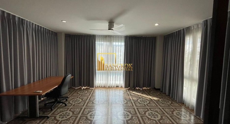 Haus zur Miete und zum Kauf mit 5 Zimmer in Suan Luang, Bangkok