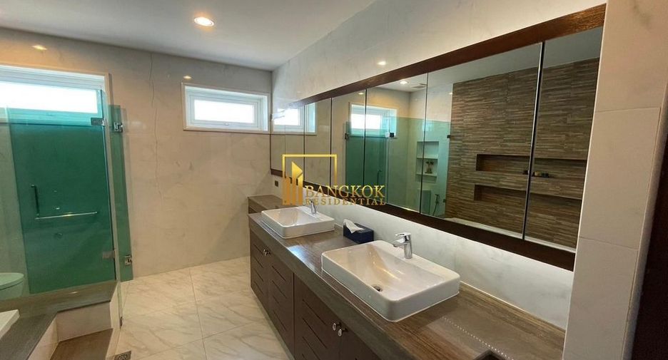 Haus zur Miete und zum Kauf mit 5 Zimmer in Suan Luang, Bangkok