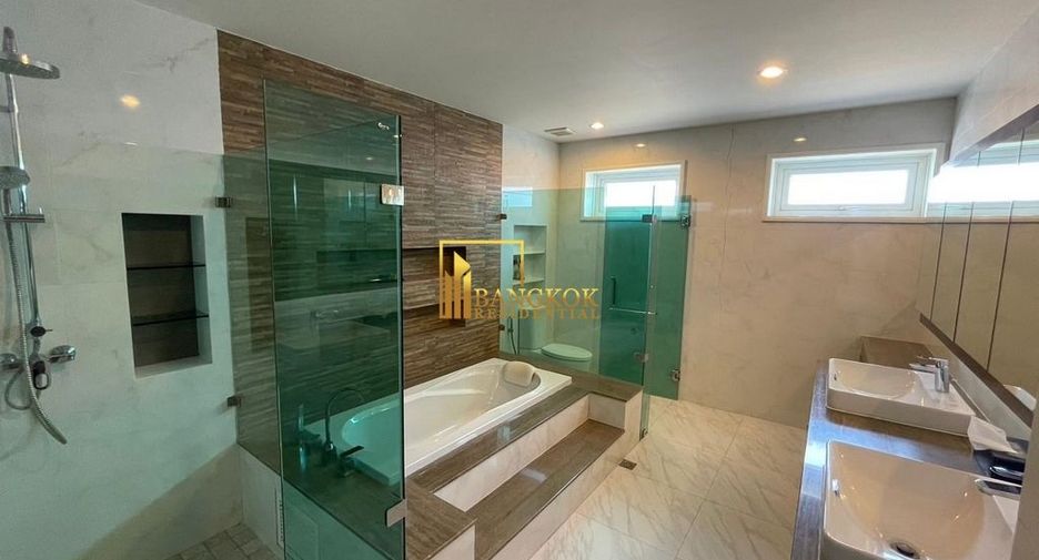 Haus zur Miete und zum Kauf mit 5 Zimmer in Suan Luang, Bangkok